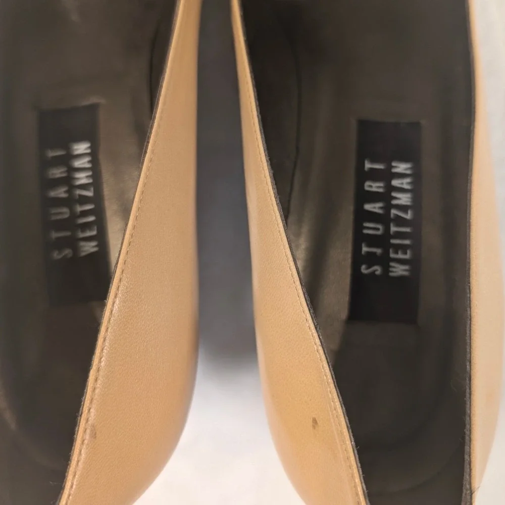 Stuart Weitzman Beige Leather Pointed Toe Kitten Heel Pumps 9.5 AA Narrow READ